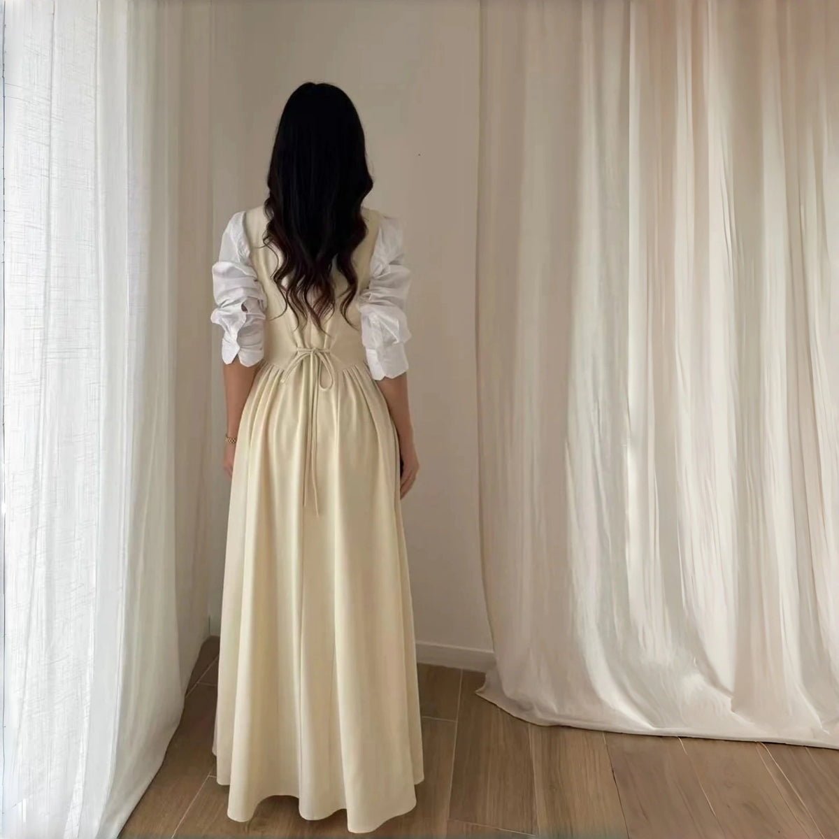 Vê-o Estúdio｜Vestido Maxi Elegante Sem Mangas com Detalhe Franzido