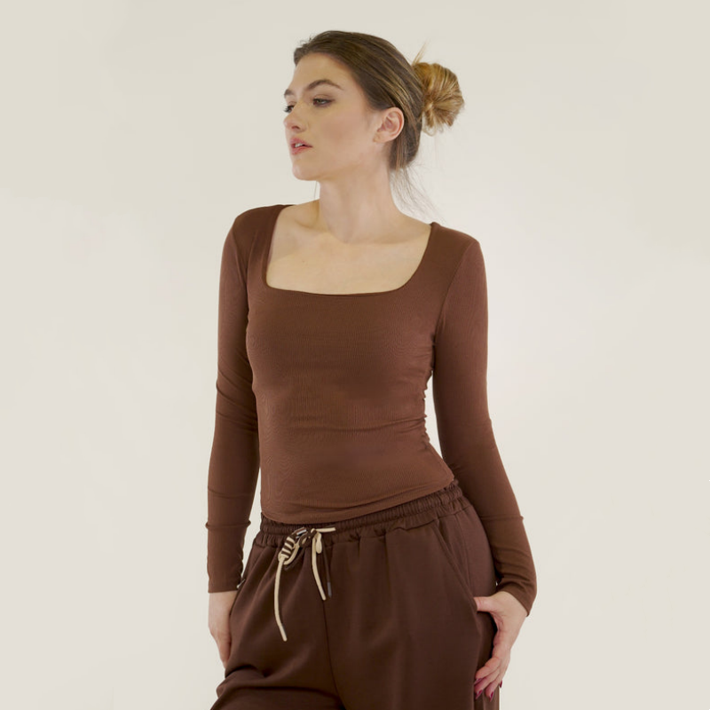 Camiseta térmica base con escote cuadrado