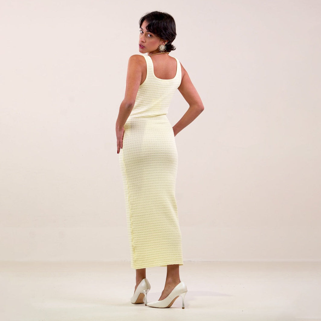 Vê-o Studio｜Vestido midi texturizado sem mangas