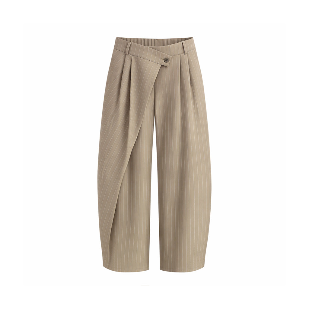 Calça cropped assimétrica de cintura subida com risca de giz Vê-o Dailly